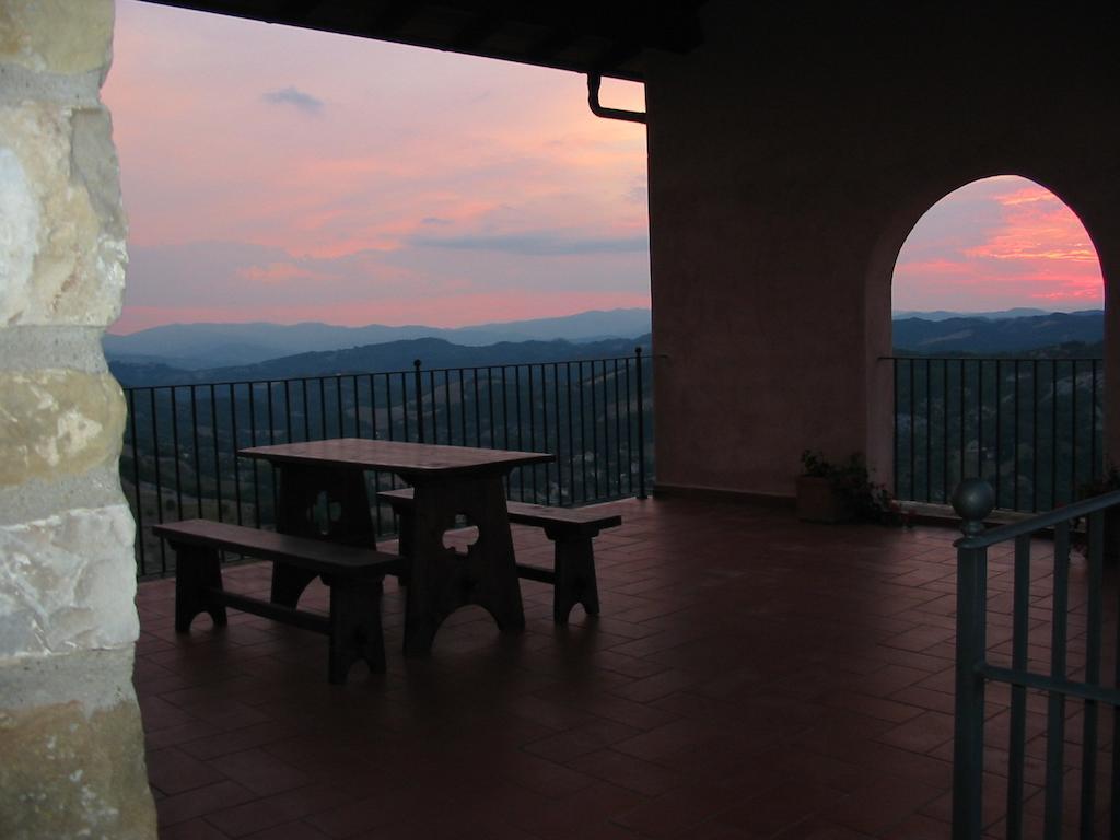 Agriturismo Monte Valentino Pietralunga  Ruang foto