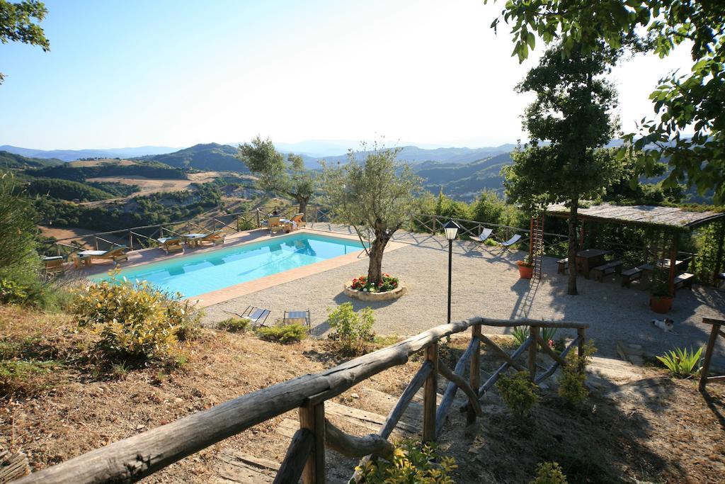 Agriturismo Monte Valentino Pietralunga  Bagian luar foto
