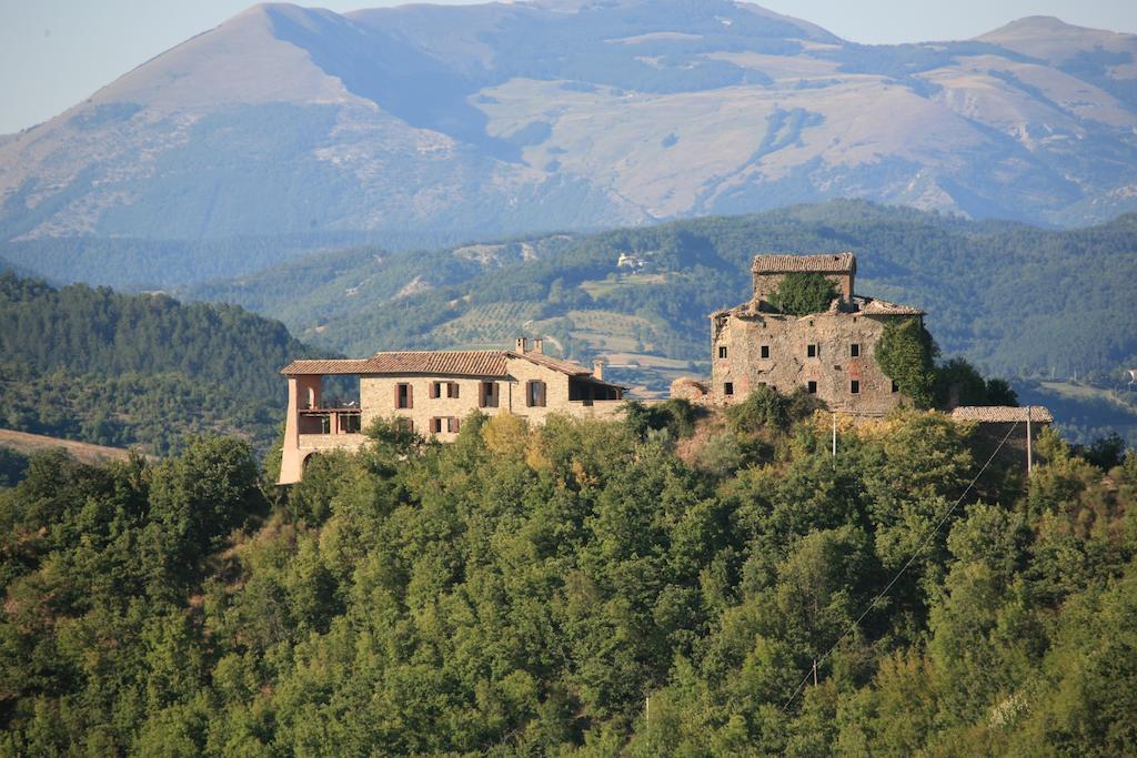Agriturismo Monte Valentino Pietralunga  Bagian luar foto