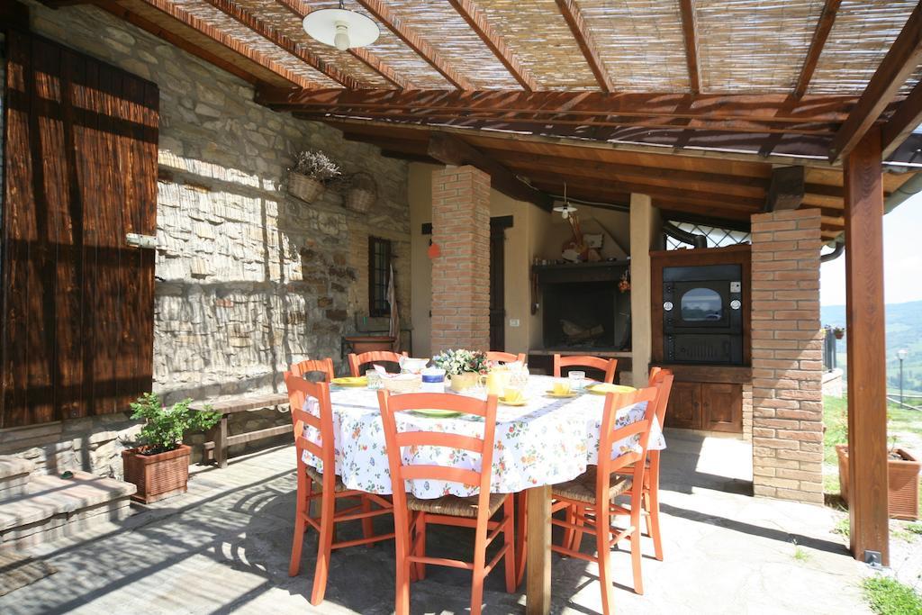 Agriturismo Monte Valentino Pietralunga  Bagian luar foto